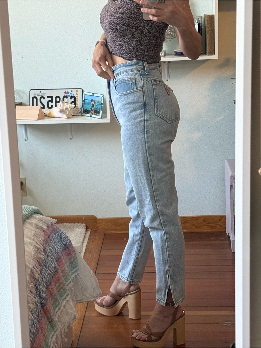 Vintage Guess Jeans, size 29, style 1015, Light Blue Wash/ Ankle Zippers - Picture 4 of 16